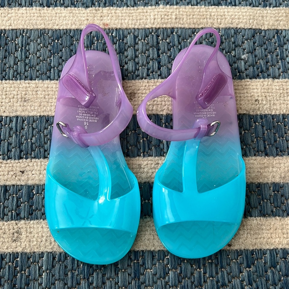 Old navy jellies size 9
